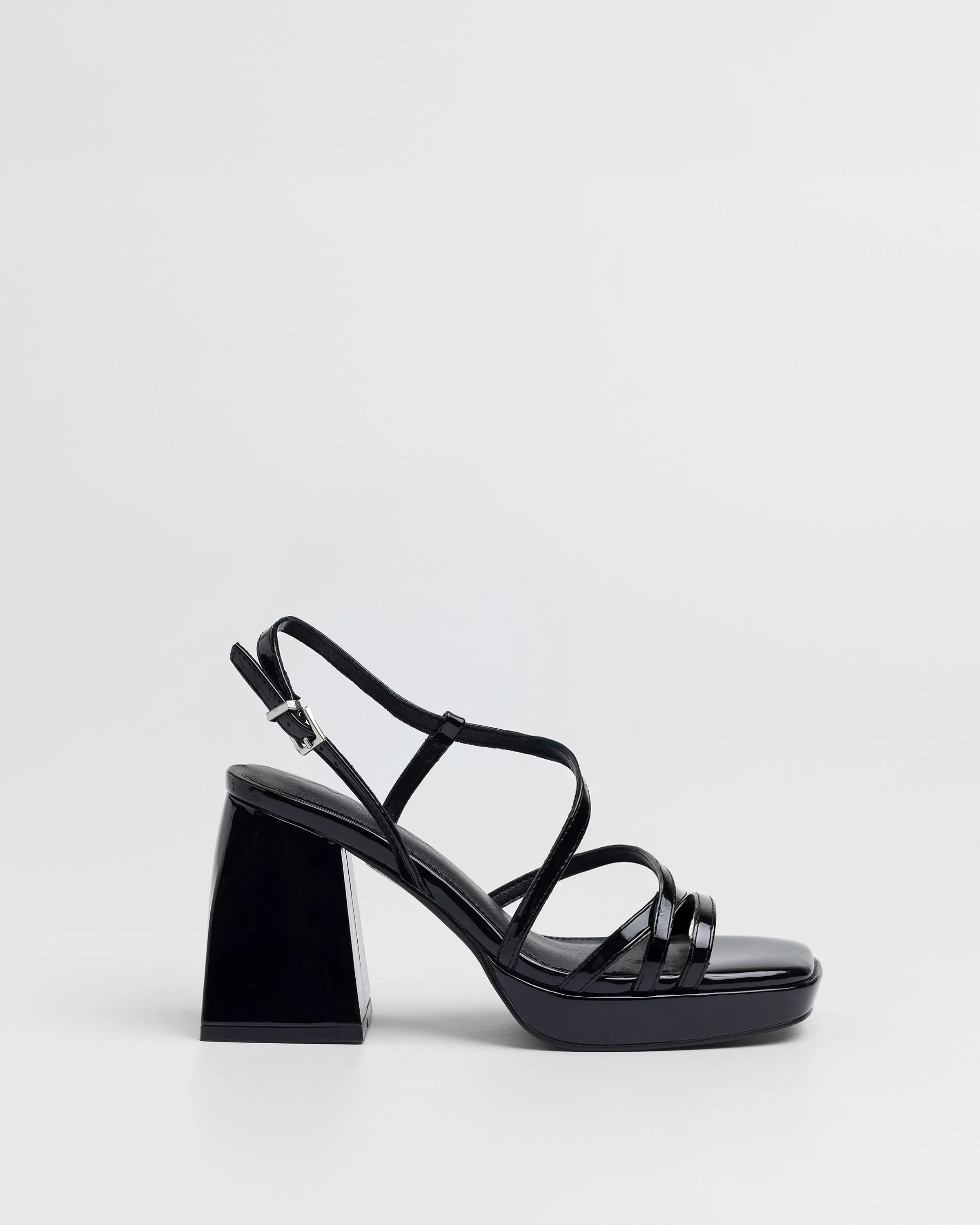BLACK CORA