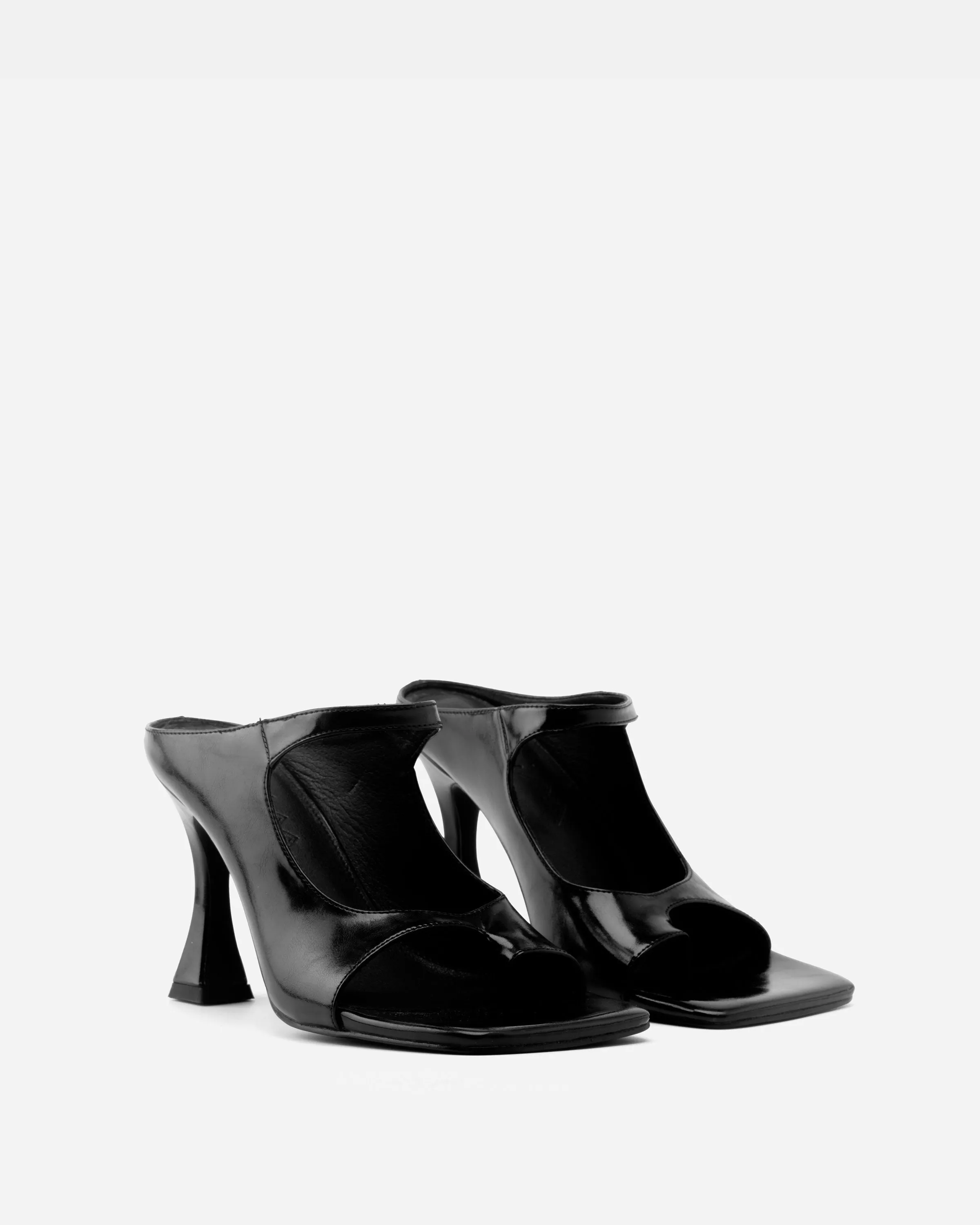 DRIENNE NEGRO