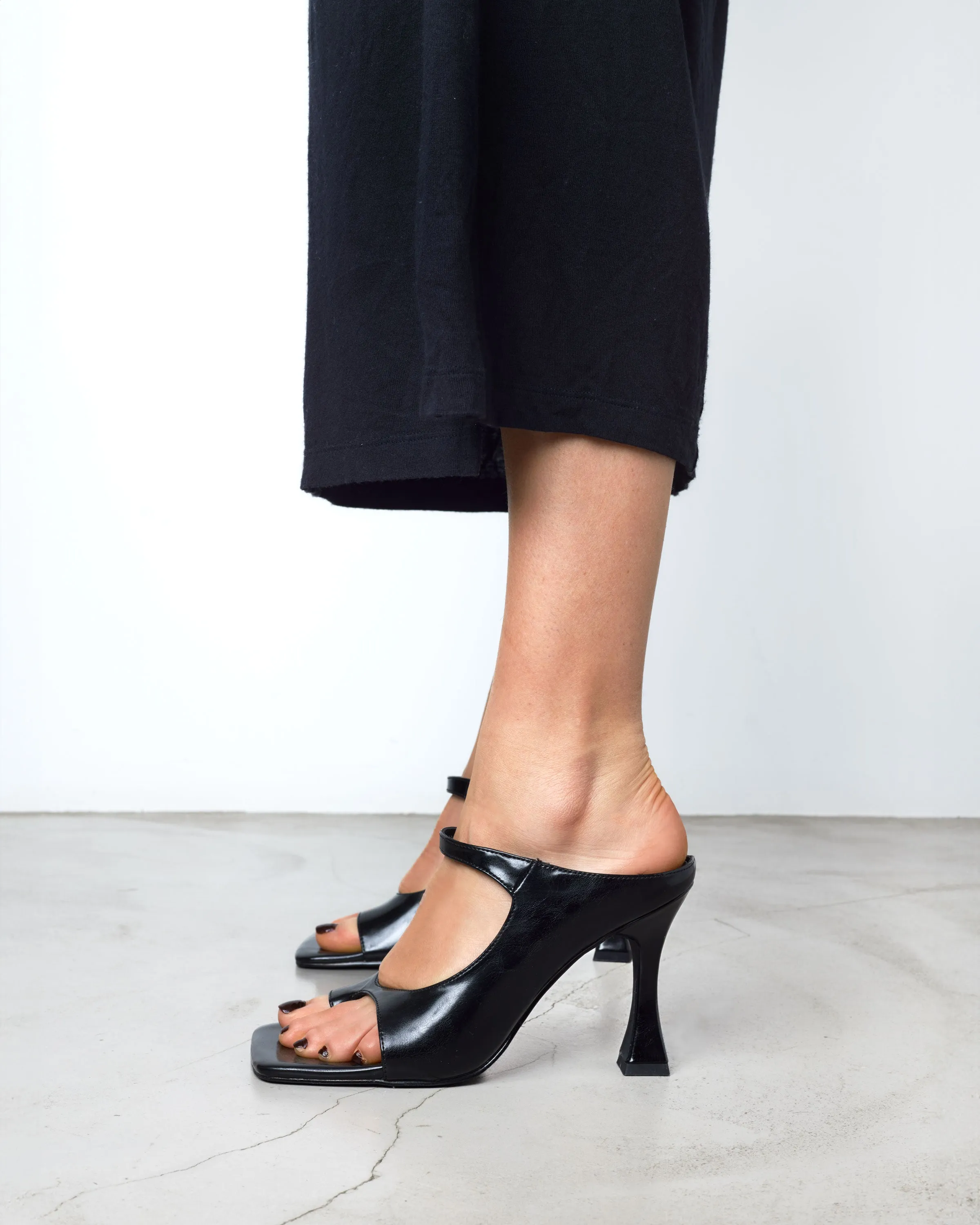 DRIENNE NEGRO