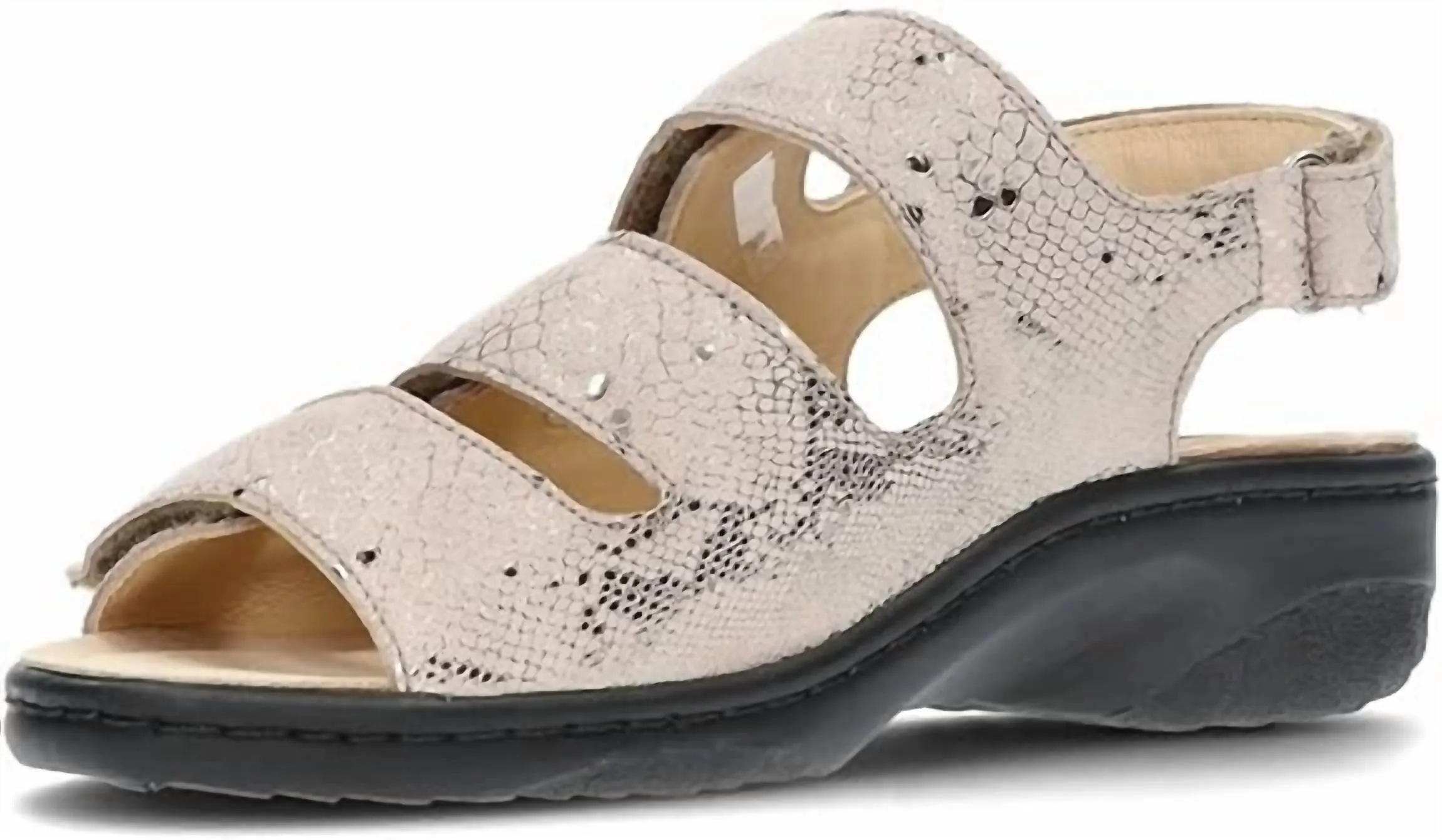 Giorgina Women's Walking Sandal In Taupe