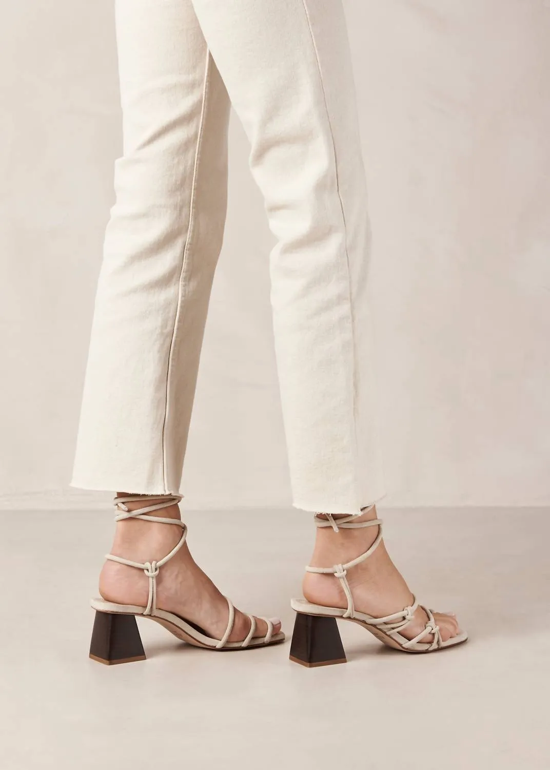 Goldie Sandal In Ivory