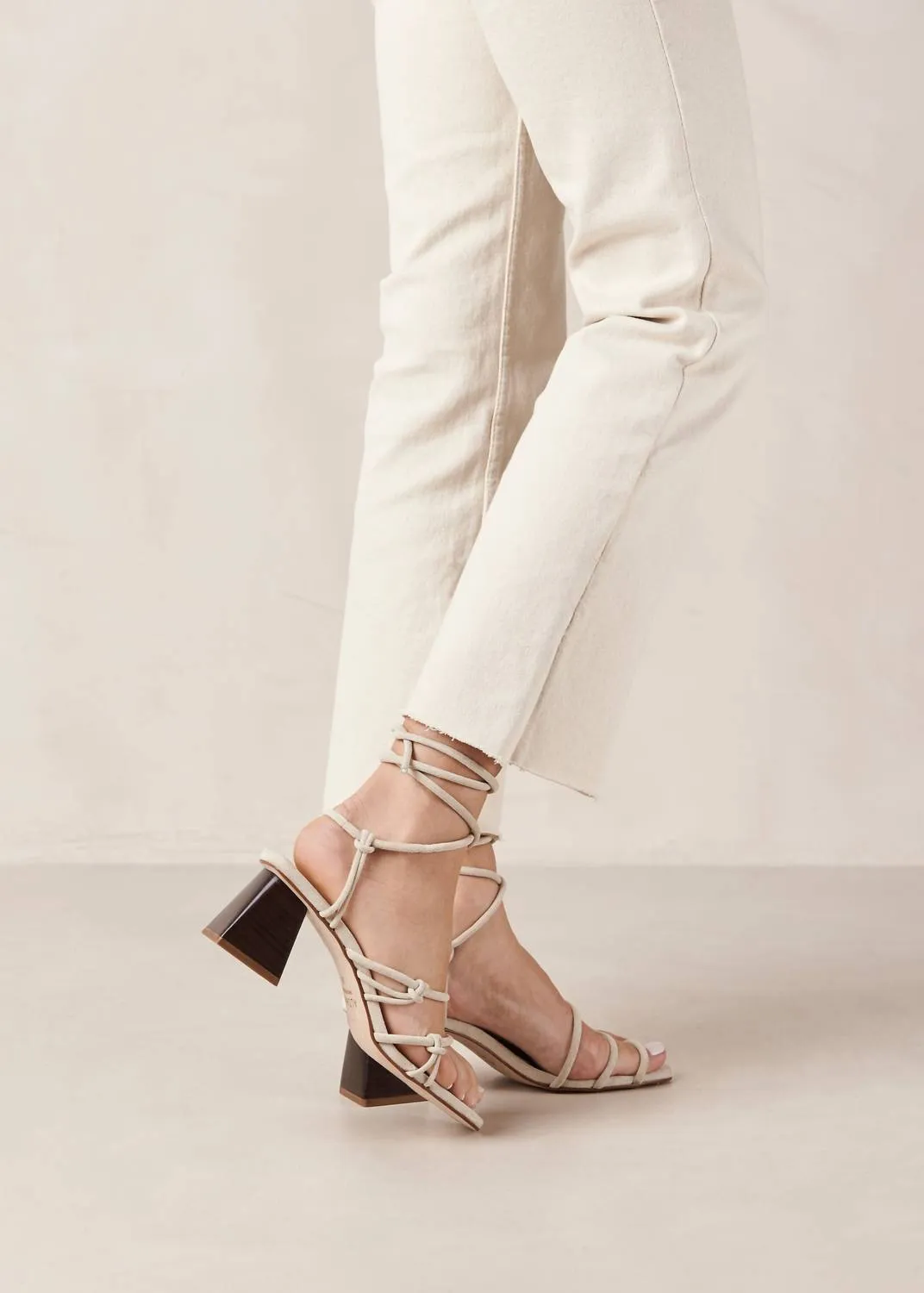 Goldie Sandal In Ivory