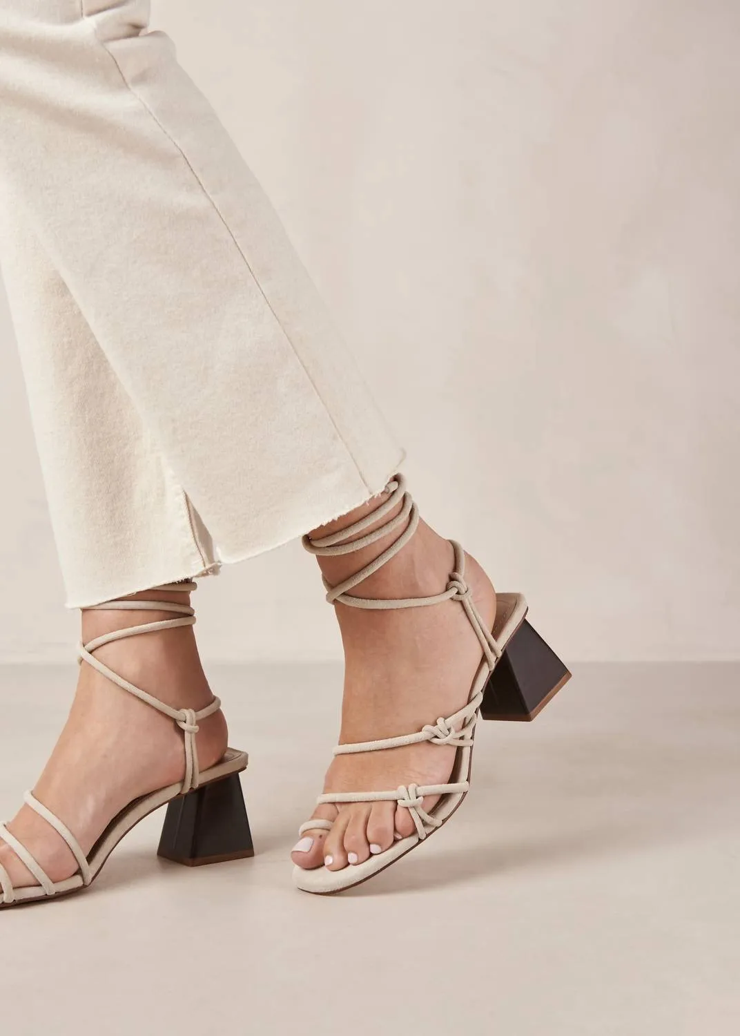 Goldie Sandal In Ivory