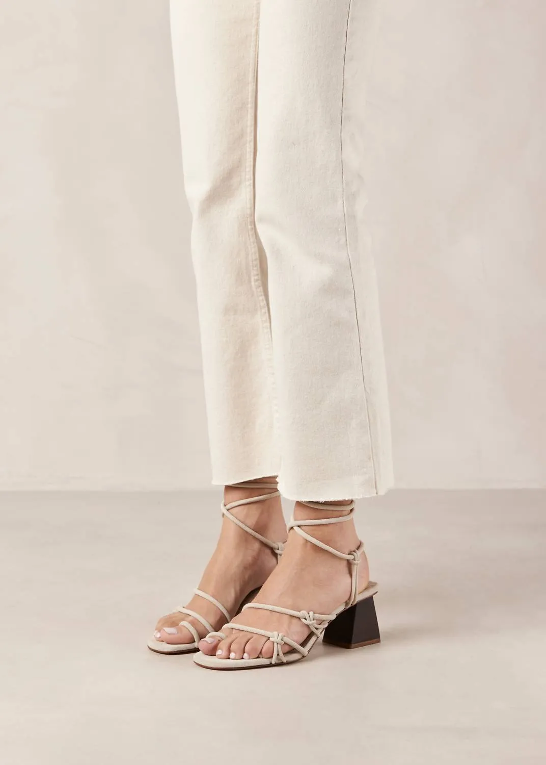Goldie Sandal In Ivory
