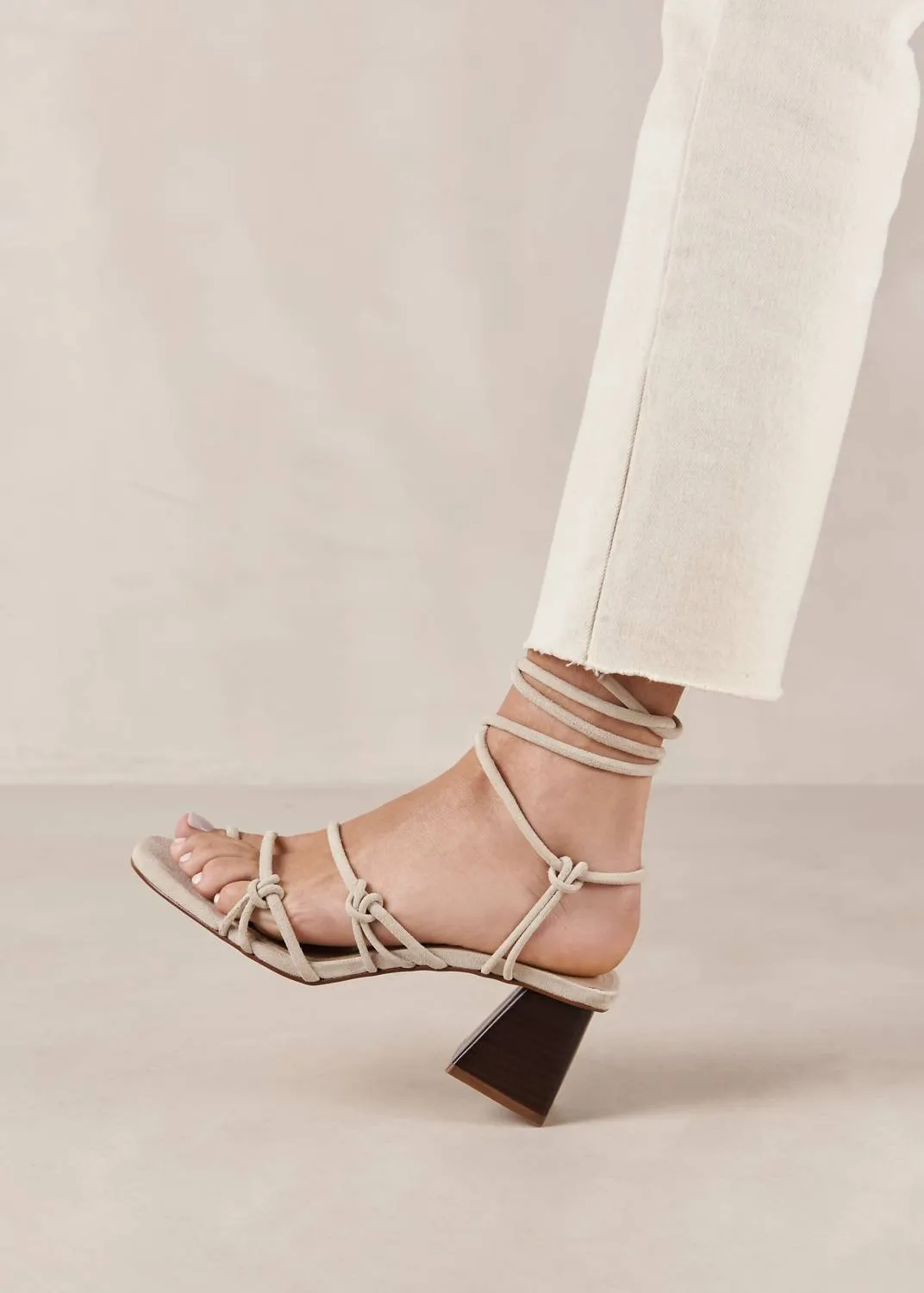 Goldie Sandal In Ivory