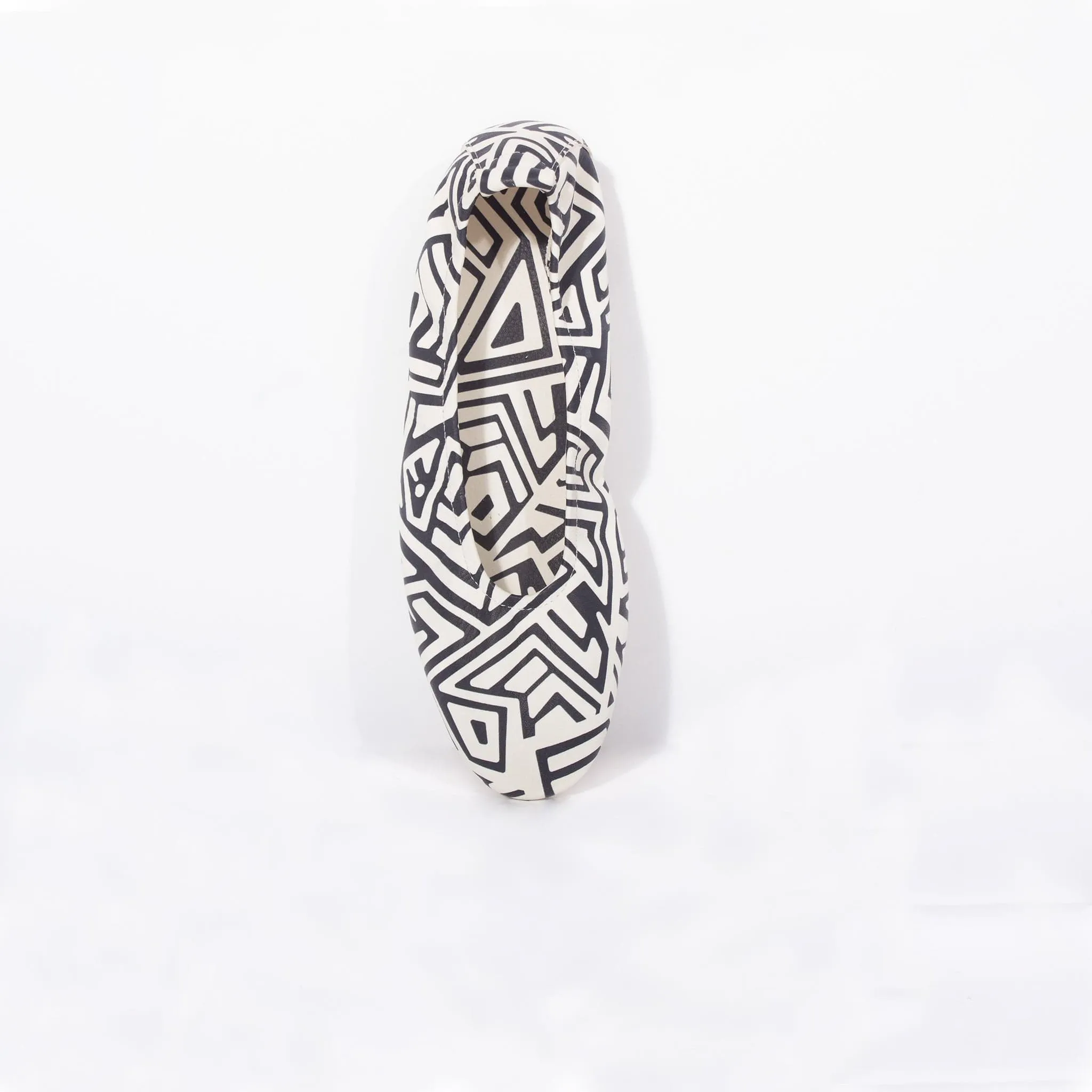 LAIUS White Black Print