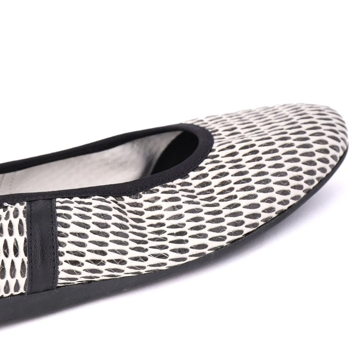 LAMOUR Black And White