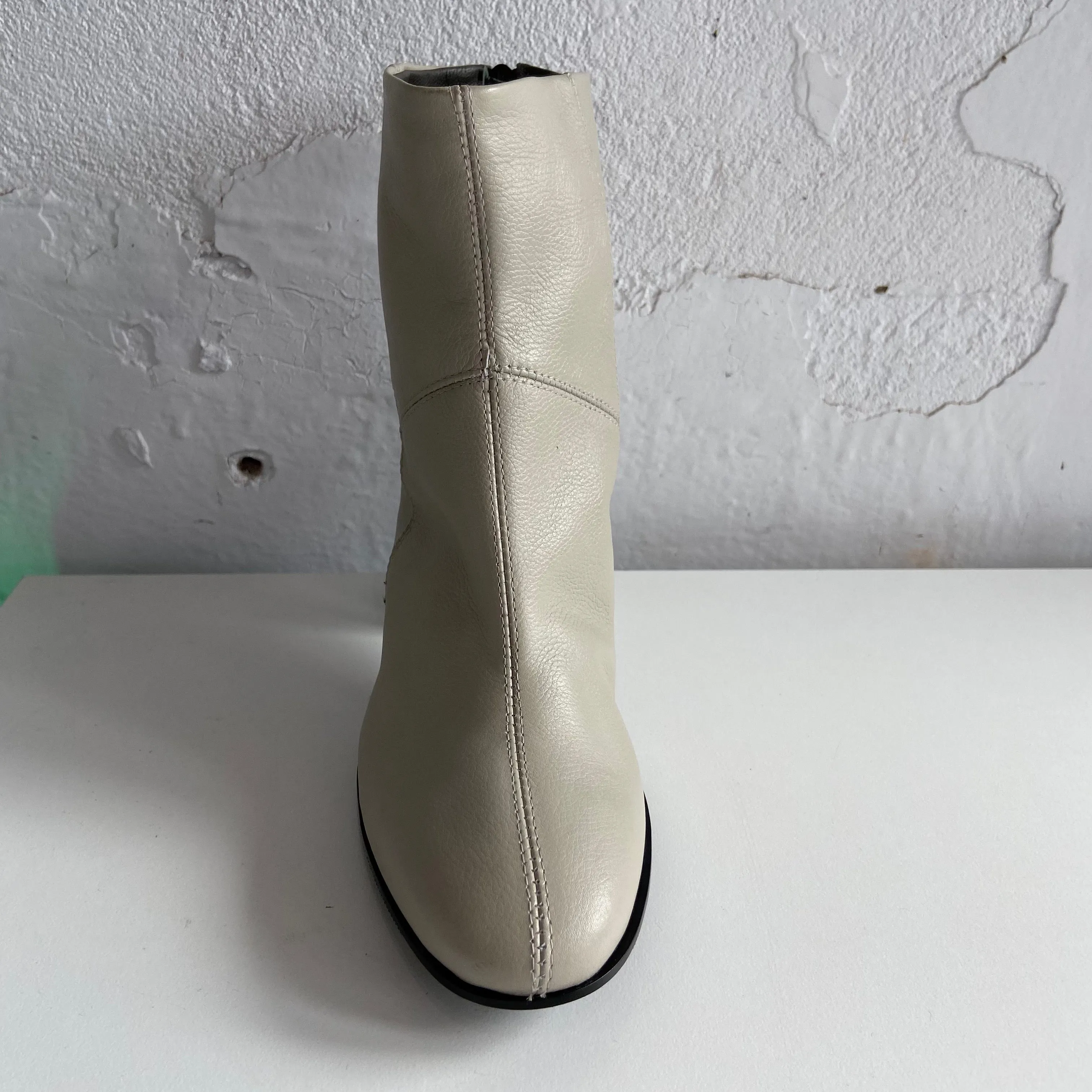 Lilimill 7142 Bone - LAST PAIR size 37