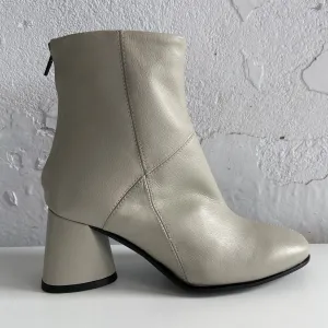 Lilimill 7142 Bone - LAST PAIR size 37