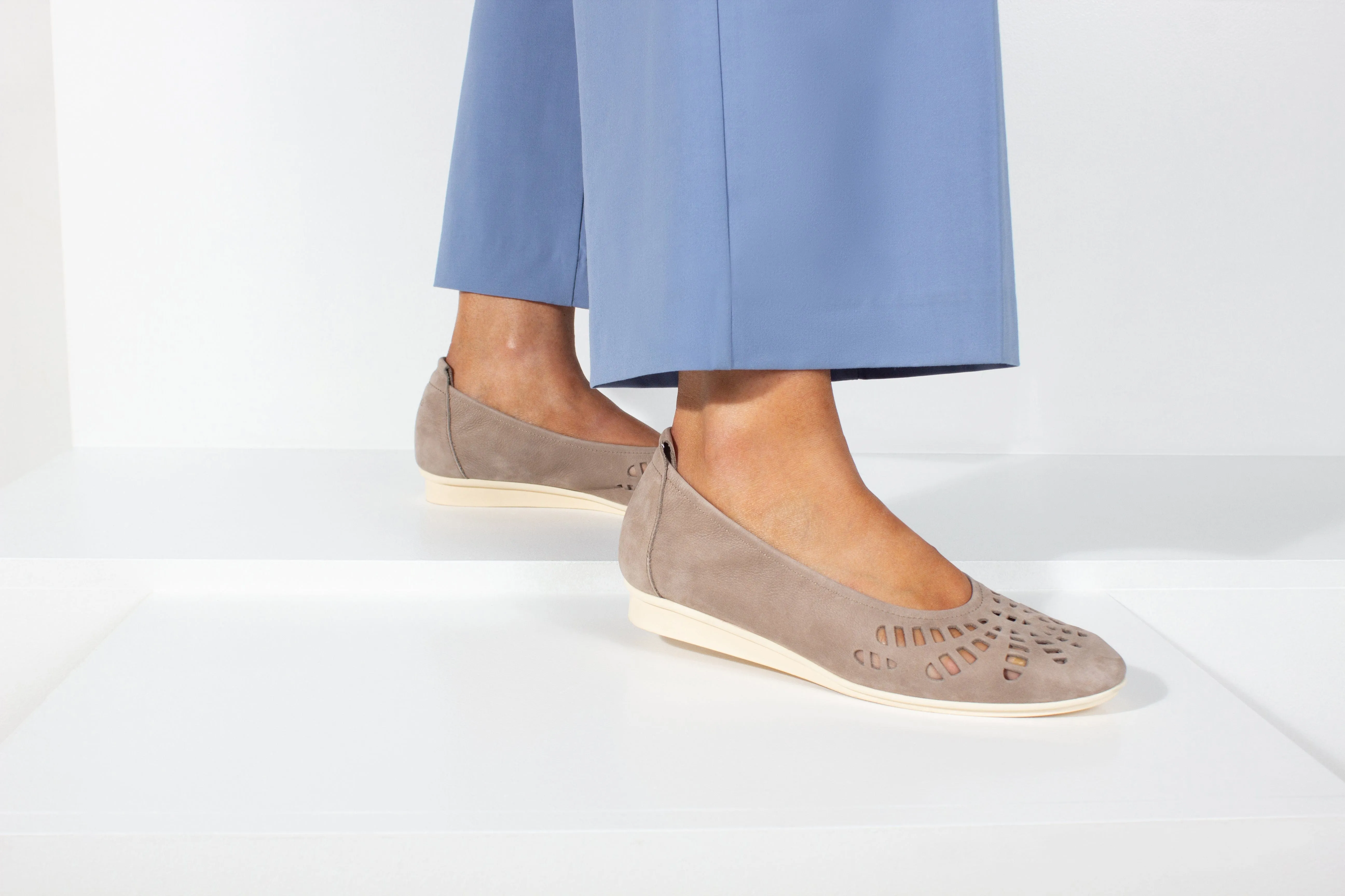 NINIZA Taupe Nubuck