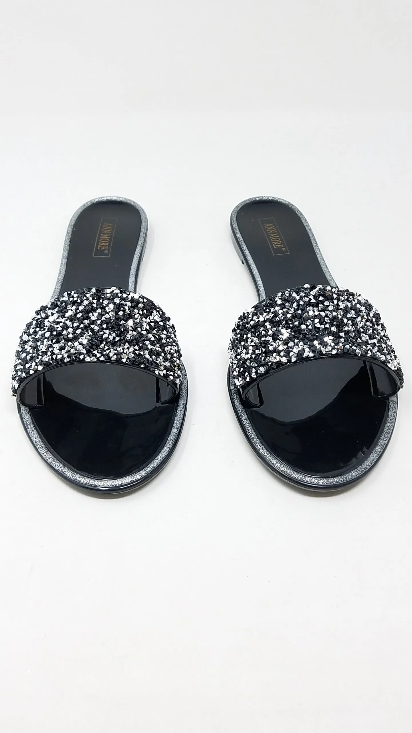 REGINA - BLACK
