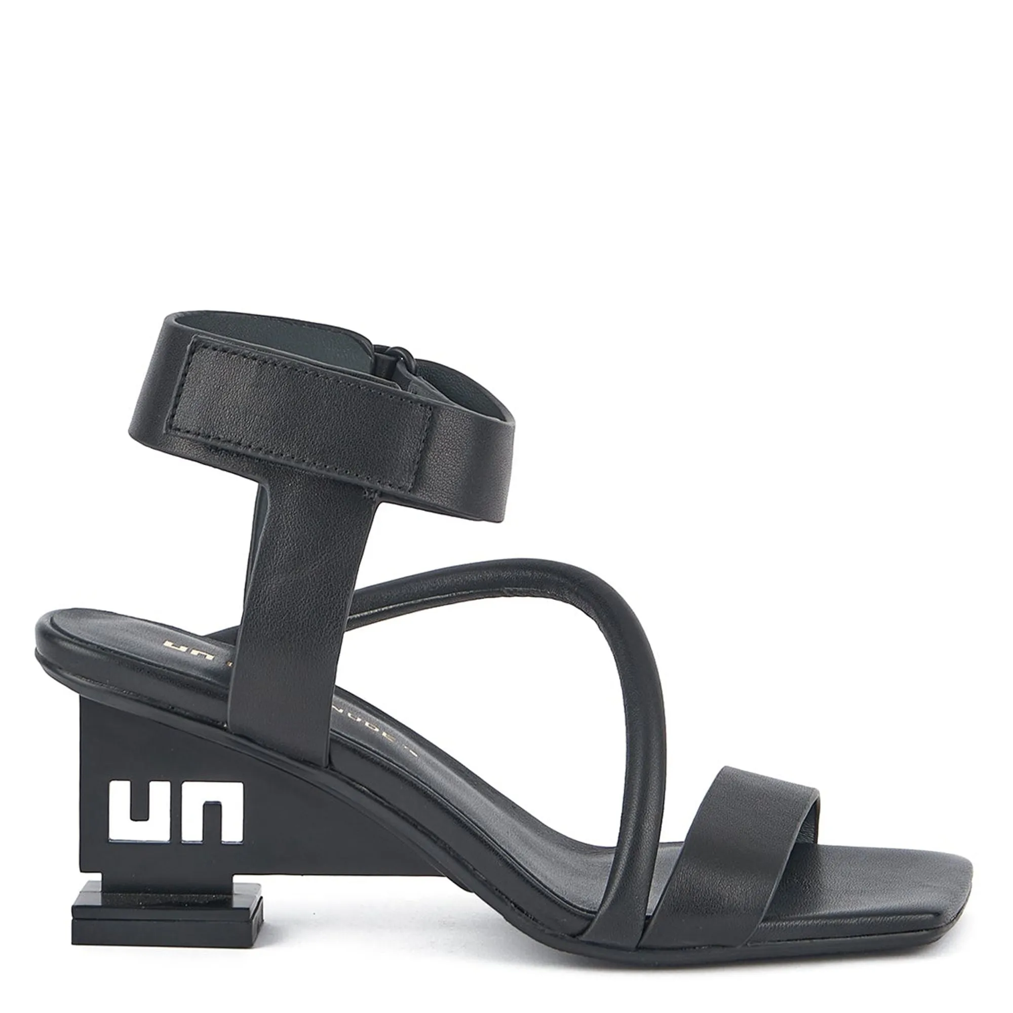 UN Sandal Mid