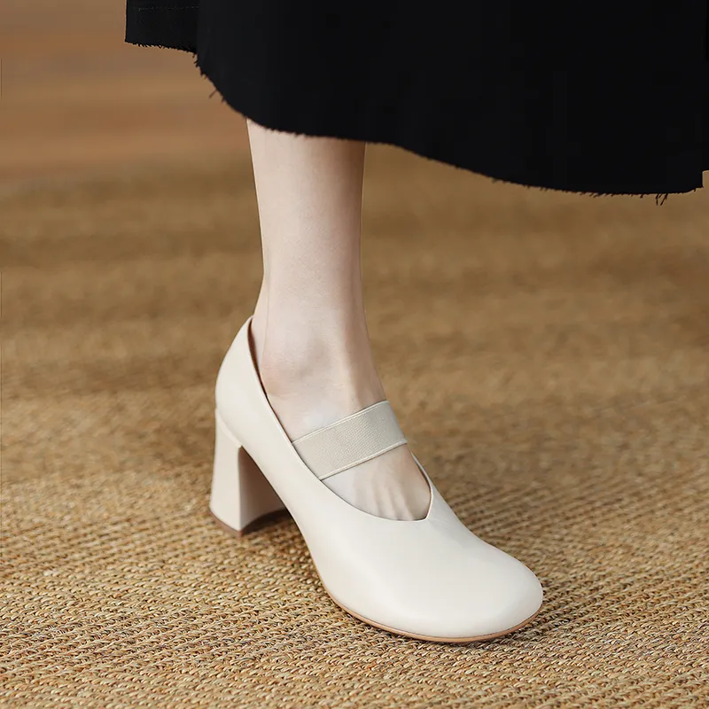 USS Shoes Alina Women's Low Heeled Round Toe Pumps