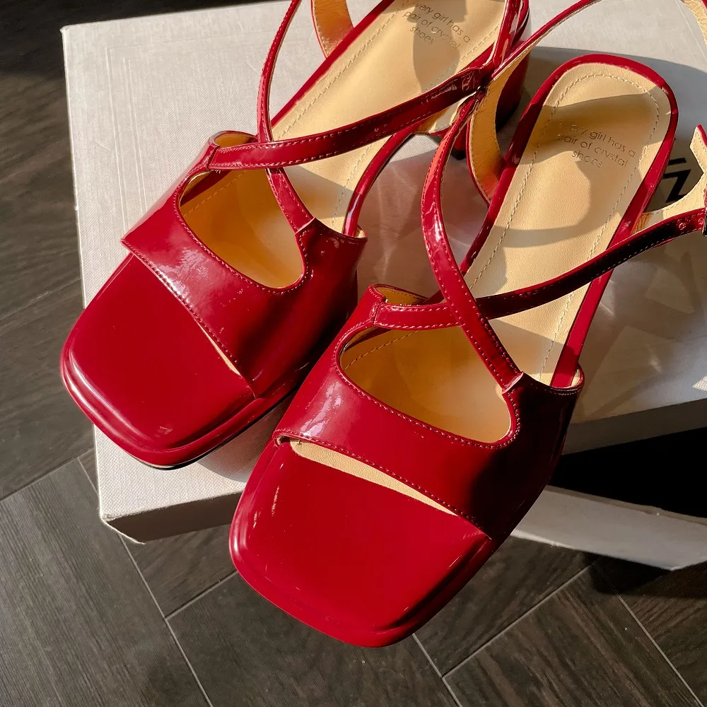 USS Shoes Analia Women's Leather Luxury Square Toe Sandals