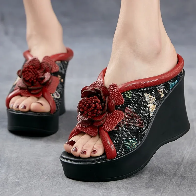 USS Shoes Clarita Women's Embroidered Flowers Wedges