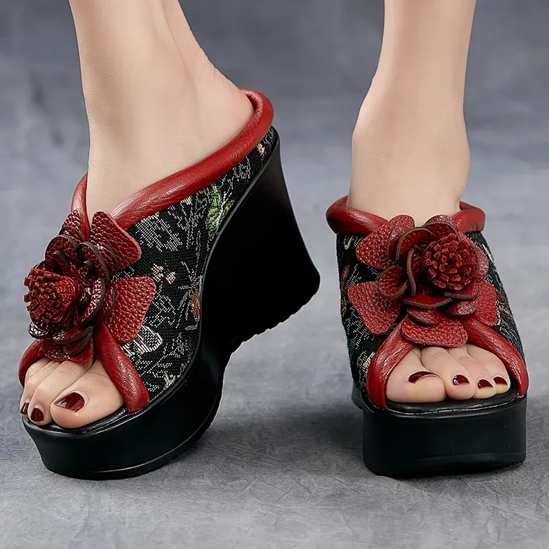 USS Shoes Clarita Women's Embroidered Flowers Wedges