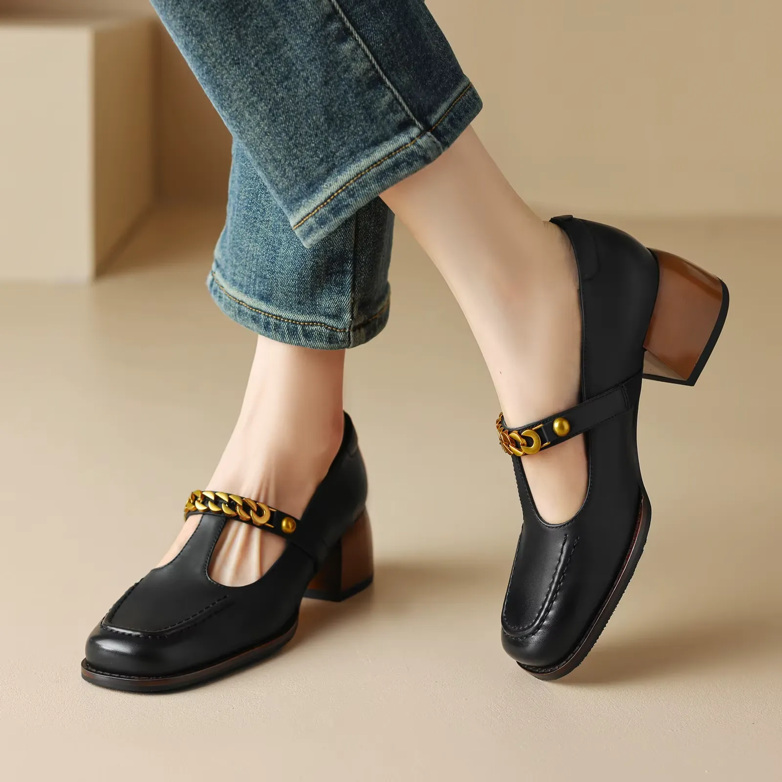 USS Shoes Elma Women's Metal Chain Leather Pumps