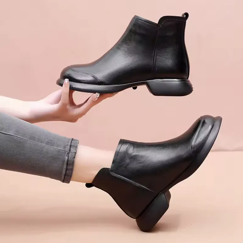USS Shoes Reina Women's Soft Ankle Boots