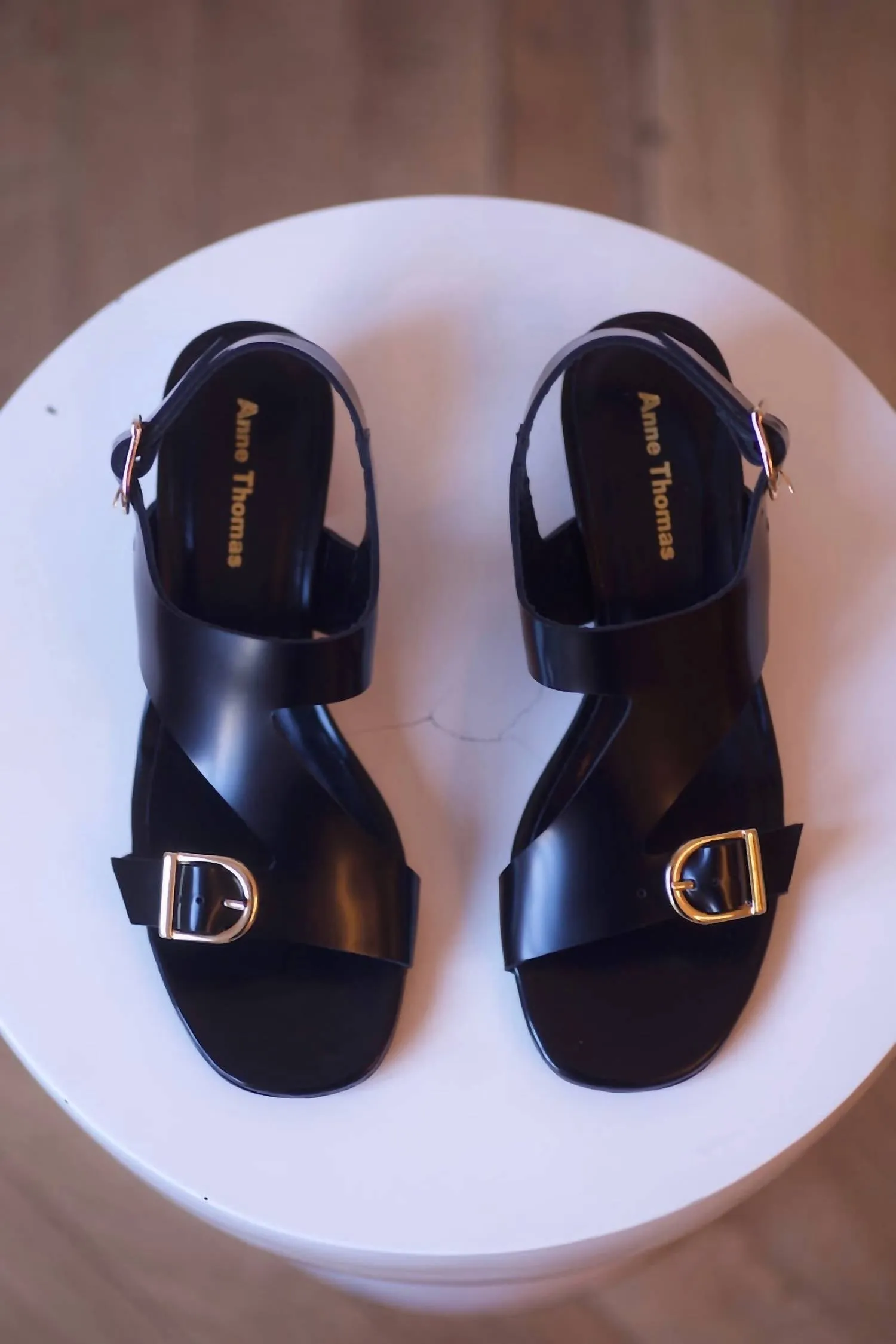 Women's Kabuki Sandal In Nero