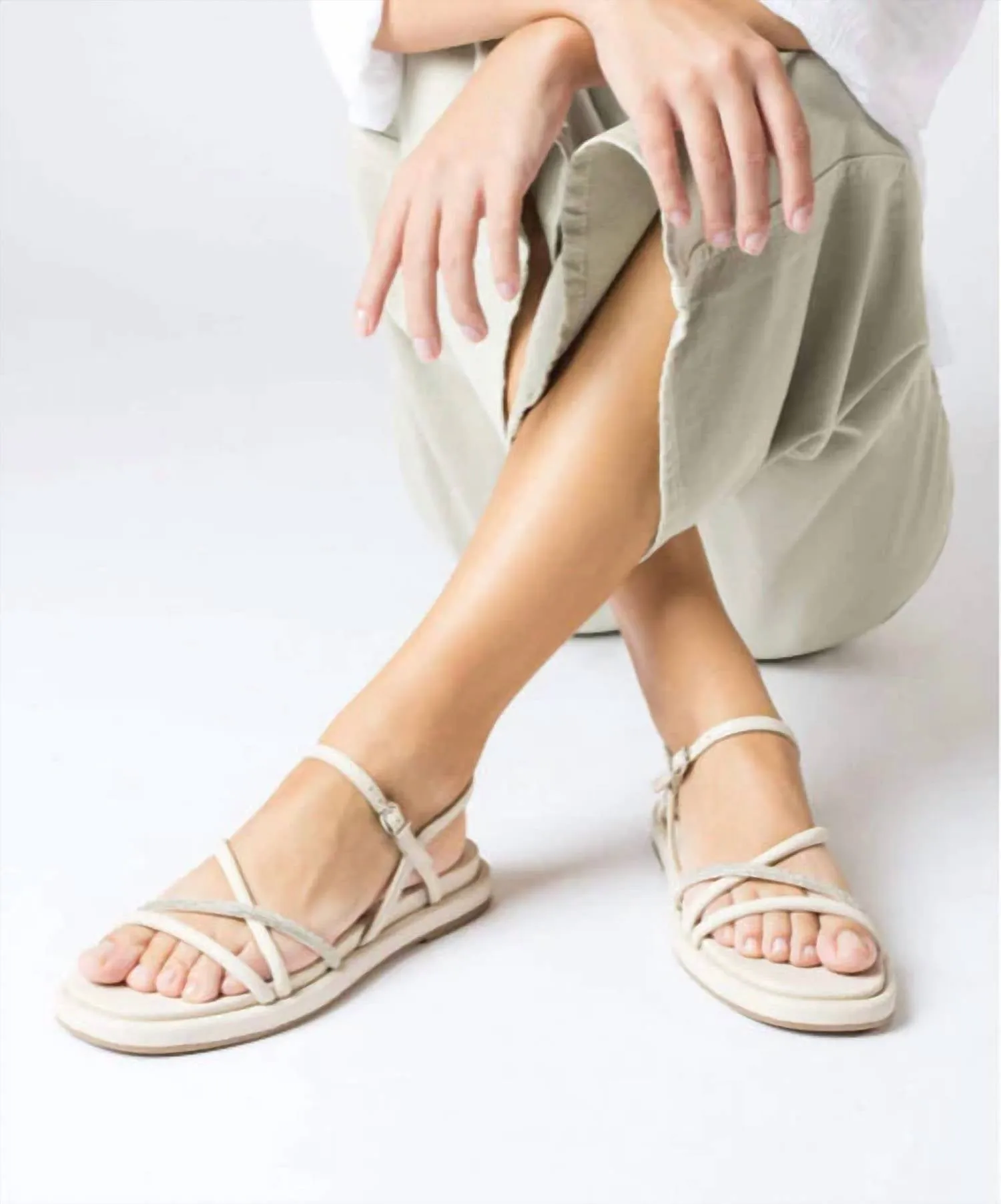 Women's Venus Sandal In Sheep/off White